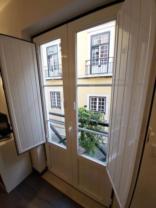 Studios Of The Panteao, 1St Floor Lisboa Exteriör bild